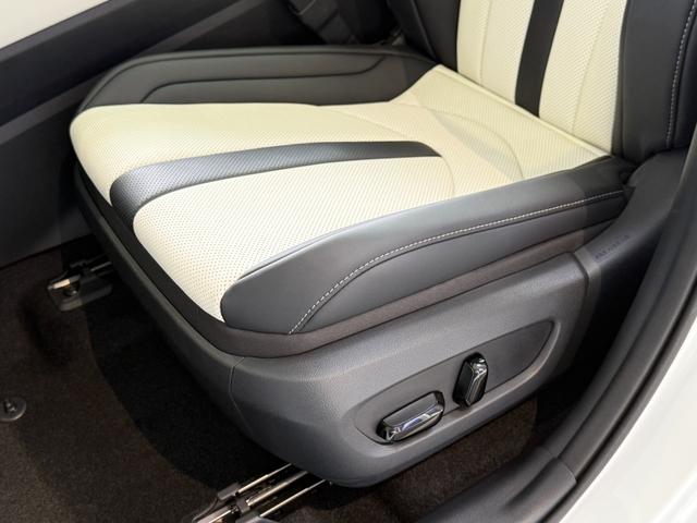 ＮＸ ＮＸ３５０ｈ　Ｆスポーツ　特別限定ローン　パノラマルーフ　１４型ディスプレイオーディオ　デジタルミラー　後席シートヒーター　パノラミックビュー　ドラレコ内蔵　ＨＵＤ　シートヒーター＆シートクーラー　純正２０ＡＷ　内装白革（49枚目）