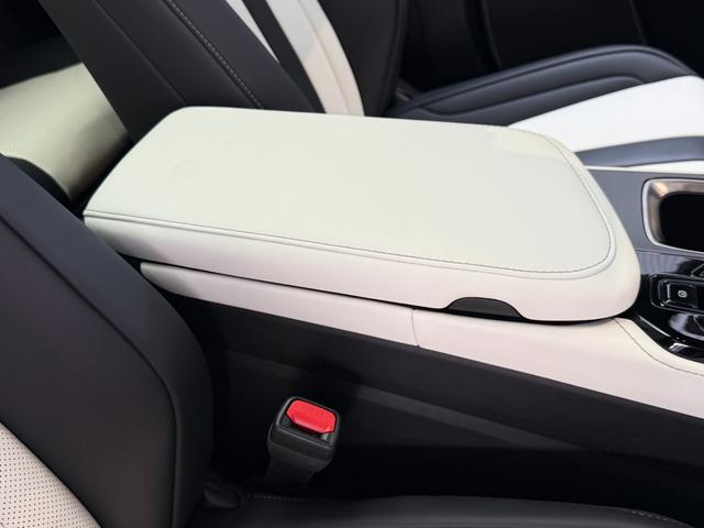 ＮＸ ＮＸ３５０ｈ　Ｆスポーツ　特別限定ローン　パノラマルーフ　１４型ディスプレイオーディオ　デジタルミラー　後席シートヒーター　パノラミックビュー　ドラレコ内蔵　ＨＵＤ　シートヒーター＆シートクーラー　純正２０ＡＷ　内装白革（62枚目）