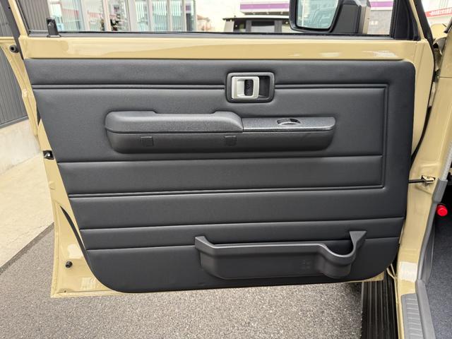 ランドクルーザー７０ ＡＸ　純正フルセグナビ　電動デフロック　丸目ヘッドランプ　ＬＥＤフォグランプ　バックカメラ内蔵自動防舷ルームミラー　木目調ステアリング　オートクルーズコントロール　タイプＣ　純正１６インチアルミ（32枚目）