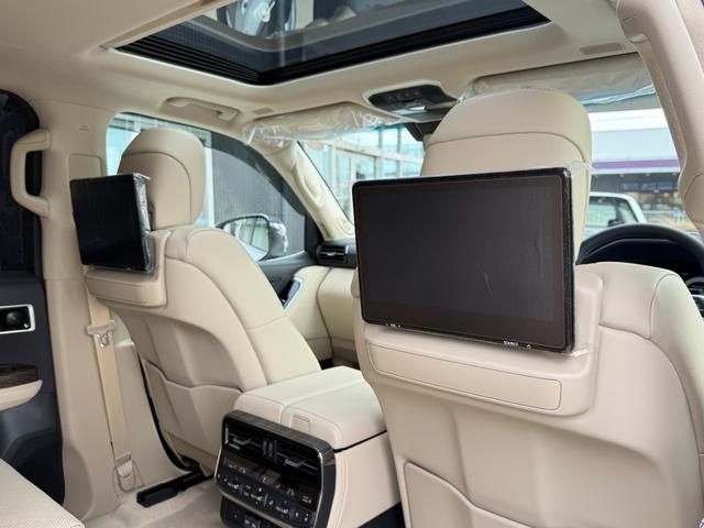 ランドクルーザー ＺＸ　２０２５年改モデル　１２．３型プレミアムサウンドナビ　リヤエンターテイメントシステム　ヒッチメンバー　クールＢＯＸ　タイヤ空気圧センサー　寒冷地仕様　ＴＶ　ＨＤＭＩ　　ＥＴＣ２．０　内装ベージュ（3枚目）