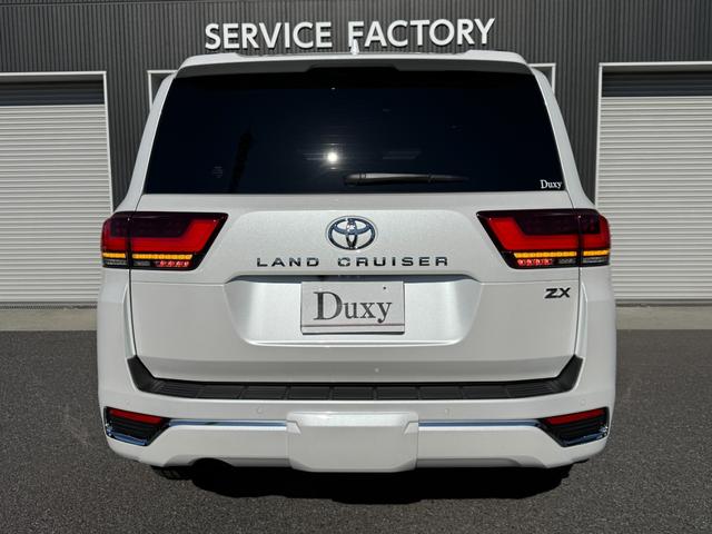 ランドクルーザー ＺＸ　２０２５年改モデル　１２．３型プレミアムサウンドナビ　リヤエンターテイメントシステム　ヒッチメンバー　クールＢＯＸ　タイヤ空気圧センサー　寒冷地仕様　ＴＶ　ＨＤＭＩ　　ＥＴＣ２．０　内装ベージュ（8枚目）