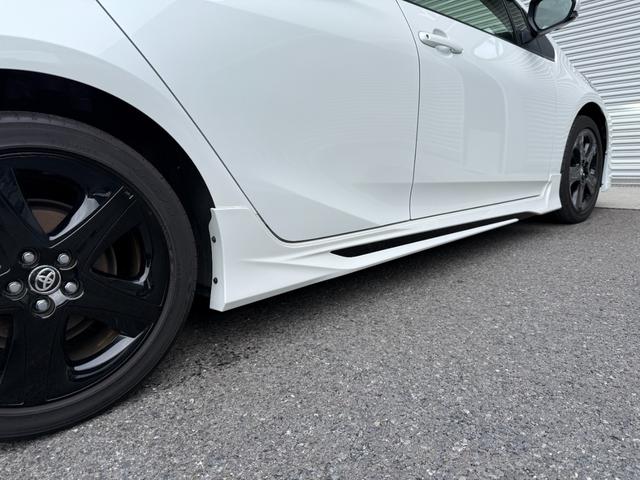 プリウス Ｓツーリングセレクション・ブラックエディション　８インチディスプレイオーディオ　モデリスタエアロ　ＴＶ視聴　パノラミックビューモニター　シートヒーター　ＡＣ１００Ｖ　純正１７インチアルミホイール　クルーズコントロール　ＥＴＣ２．０　ドラレコ」前後（26枚目）