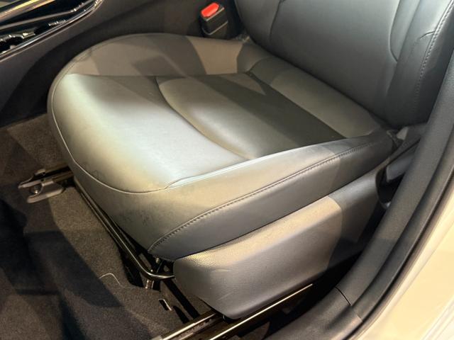 プリウス Ｓツーリングセレクション・ブラックエディション　８インチディスプレイオーディオ　モデリスタエアロ　ＴＶ視聴　パノラミックビューモニター　シートヒーター　ＡＣ１００Ｖ　純正１７インチアルミホイール　クルーズコントロール　ＥＴＣ２．０　ドラレコ」前後（42枚目）