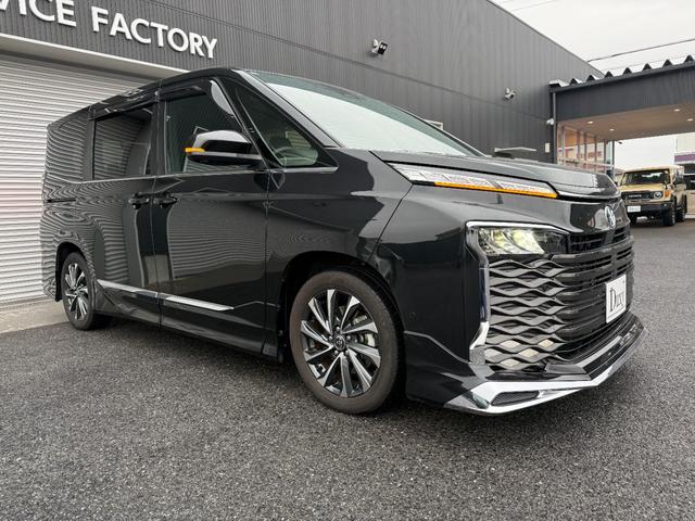 ヴォクシー ハイブリッドＳ－Ｚ　モデリスタエアロ　１３．２型有機ＥＬ後席ディスプレイ　快適利便パッケージＨｉ　トヨタチームメイトアドバンストパーク　ＣＤ／ＤＶＤデッキ　パノラミックビューモニター　１０．５インチコネクティッドナビ（10枚目）