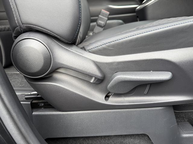 ヴォクシー ハイブリッドＳ－Ｚ　モデリスタエアロ　１３．２型有機ＥＬ後席ディスプレイ　快適利便パッケージＨｉ　トヨタチームメイトアドバンストパーク　ＣＤ／ＤＶＤデッキ　パノラミックビューモニター　１０．５インチコネクティッドナビ（41枚目）