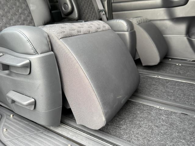 ヴォクシー ハイブリッドＳ－Ｚ　モデリスタエアロ　１３．２型有機ＥＬ後席ディスプレイ　快適利便パッケージＨｉ　トヨタチームメイトアドバンストパーク　ＣＤ／ＤＶＤデッキ　パノラミックビューモニター　１０．５インチコネクティッドナビ（47枚目）