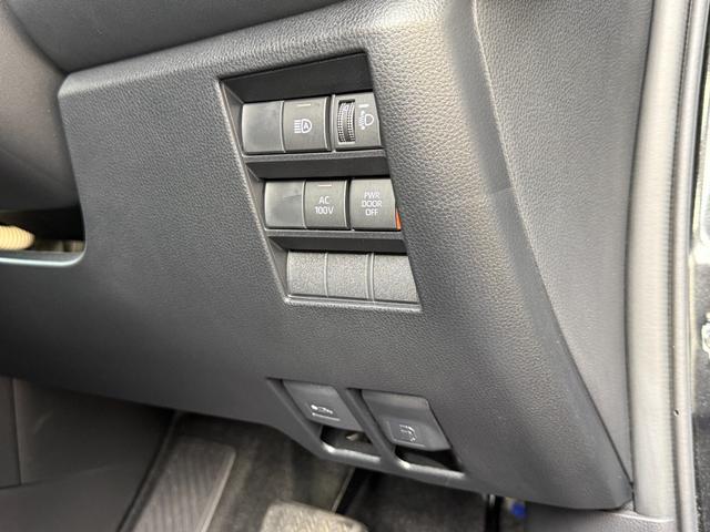 ヴォクシー ハイブリッドＳ－Ｚ　モデリスタエアロ　１３．２型有機ＥＬ後席ディスプレイ　快適利便パッケージＨｉ　トヨタチームメイトアドバンストパーク　ＣＤ／ＤＶＤデッキ　パノラミックビューモニター　１０．５インチコネクティッドナビ（56枚目）