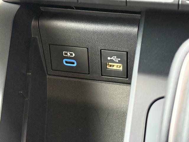 ヴォクシー ハイブリッドＳ－Ｚ　モデリスタエアロ　１３．２型有機ＥＬ後席ディスプレイ　快適利便パッケージＨｉ　トヨタチームメイトアドバンストパーク　ＣＤ／ＤＶＤデッキ　パノラミックビューモニター　１０．５インチコネクティッドナビ（61枚目）