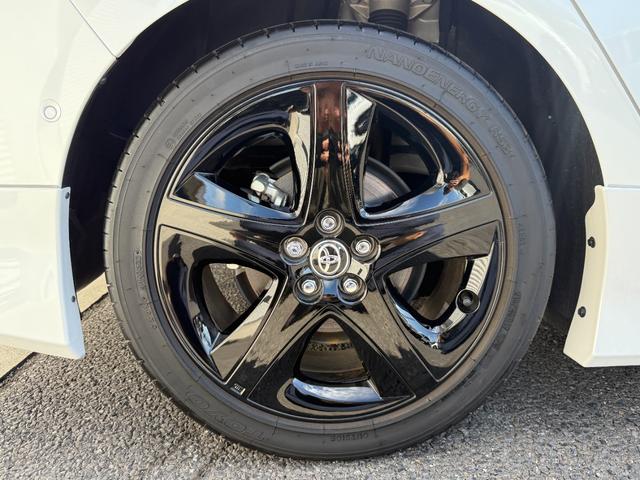 プリウス Ａツーリングセレクション・ブラックエディション　８インチディスプレイオーディオ　モデリスタエアロ　デジタルミラー　ＴＶ視聴　パノラミックビューモニター　シートヒーター　ＡＣ１００Ｖ　純正１７インチアルミホイール　レーダー　ＥＴＣ２．０　ドラレコ前後（9枚目）