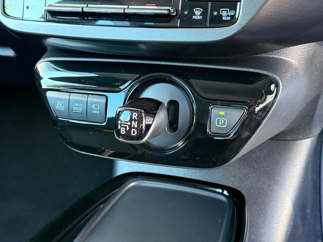 プリウス Ａツーリングセレクション・ブラックエディション　８インチディスプレイオーディオ　モデリスタエアロ　デジタルミラー　ＴＶ視聴　パノラミックビューモニター　シートヒーター　ＡＣ１００Ｖ　純正１７インチアルミホイール　レーダー　ＥＴＣ２．０　ドラレコ前後（59枚目）