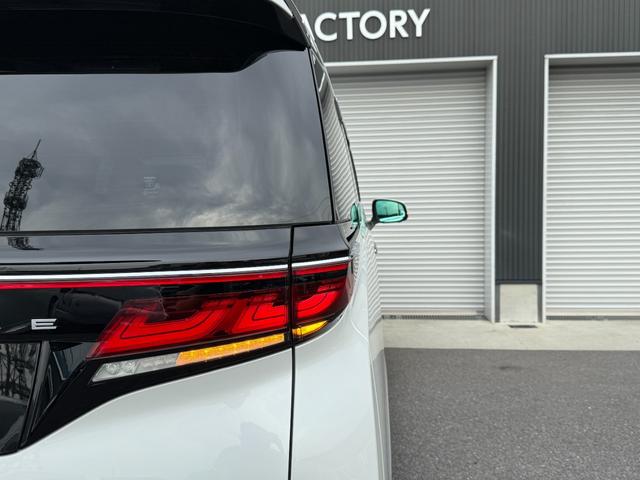 ヴェルファイアハイブリッド エグゼクティブラウンジ　モデリスタエアロ　シグネチャー　ＪＢＬサウンドナビ　サンルーフ　フリップダウンモニター　パノラミックビュー　デジタルミラー　ブラインドスポット　純正１９ＡＷ　ドラレコ前後　ＨＵＤ　　ＡＣ１００Ｖ（34枚目）