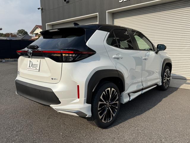 ヤリスクロス ハイブリッドＺ　モデリスタエアロ　パワーバックドア　パノラミックビュー　ディスプレイオーディオ　パノラミックビュー　純正１８ＡＷ　ブラインドスポット　ＥＴＣ２．０　シートヒーター　アドバンスドパーク　ＨＤＭＩ（22枚目）