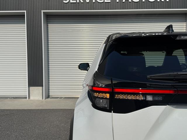 ヤリスクロス ハイブリッドＺ　モデリスタエアロ　パワーバックドア　パノラミックビュー　ディスプレイオーディオ　パノラミックビュー　純正１８ＡＷ　ブラインドスポット　ＥＴＣ２．０　シートヒーター　アドバンスドパーク　ＨＤＭＩ（27枚目）