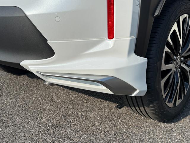 ヤリスクロス ハイブリッドＺ　モデリスタエアロ　パワーバックドア　パノラミックビュー　ディスプレイオーディオ　パノラミックビュー　純正１８ＡＷ　ブラインドスポット　ＥＴＣ２．０　シートヒーター　アドバンスドパーク　ＨＤＭＩ（29枚目）