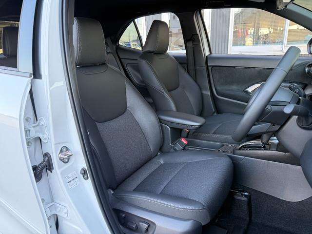 ヤリスクロス ハイブリッドＺ　モデリスタエアロ　パワーバックドア　パノラミックビュー　ディスプレイオーディオ　パノラミックビュー　純正１８ＡＷ　ブラインドスポット　ＥＴＣ２．０　シートヒーター　アドバンスドパーク　ＨＤＭＩ（35枚目）