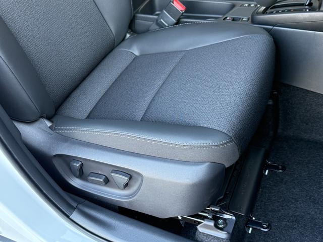 ヤリスクロス ハイブリッドＺ　モデリスタエアロ　パワーバックドア　パノラミックビュー　ディスプレイオーディオ　パノラミックビュー　純正１８ＡＷ　ブラインドスポット　ＥＴＣ２．０　シートヒーター　アドバンスドパーク　ＨＤＭＩ（36枚目）