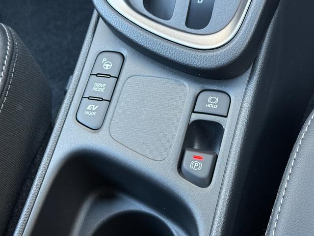 ヤリスクロス ハイブリッドＺ　モデリスタエアロ　パワーバックドア　パノラミックビュー　ディスプレイオーディオ　パノラミックビュー　純正１８ＡＷ　ブラインドスポット　ＥＴＣ２．０　シートヒーター　アドバンスドパーク　ＨＤＭＩ（50枚目）