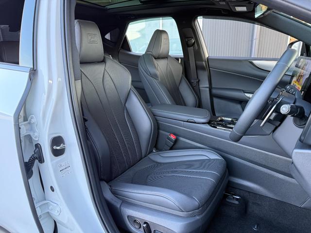 ＮＸ ＮＸ３５０ｈ　Ｆスポーツ　パノラマルーフ　マークレビンソン　デジタルミラー　オレンジキャリパー　パノラミックビュー　ブラインドスポット　ルーフレール　純正２０ＡＷ　　シートヒーター　シートクーラー　後席電動シート　ＡＣ１００Ｖ（41枚目）