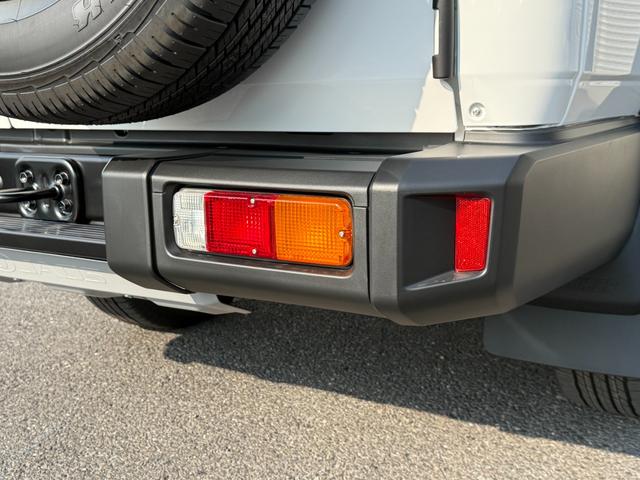 ランドクルーザー７０ ＡＸ　純正フルセグナビ　電動デフロック　ＪＡＯＳフロントガーニッシュ　Ｆアンダーカバー　Ｒアンダーカバー　木目調ステアリング　丸目ヘッドランプ　自動防舷ミラー　オートクルーズコントロール　純正１６ＡＷ（27枚目）