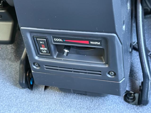 ランドクルーザー７０ ＡＸ　純正フルセグナビ　電動デフロック　ＪＡＯＳフロントガーニッシュ　Ｆアンダーカバー　Ｒアンダーカバー　木目調ステアリング　丸目ヘッドランプ　自動防舷ミラー　オートクルーズコントロール　純正１６ＡＷ（43枚目）