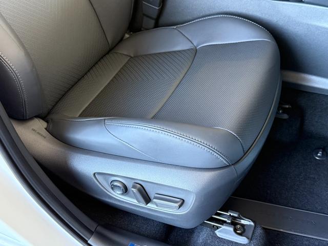 ハリアーハイブリッド Ｚ　レザーパッケージ・ナイトシェード　パノラマルーフ　ＡＣ１００Ｖ　本革　１２．３ＪＢＬサウンドナビ　パノラミックビュー　デジタルミラー　ブラインドスポット　シートヒーターシートクーラー　パワーシート　ステアリングヒーター　ＥＴＣ２．０（46枚目）