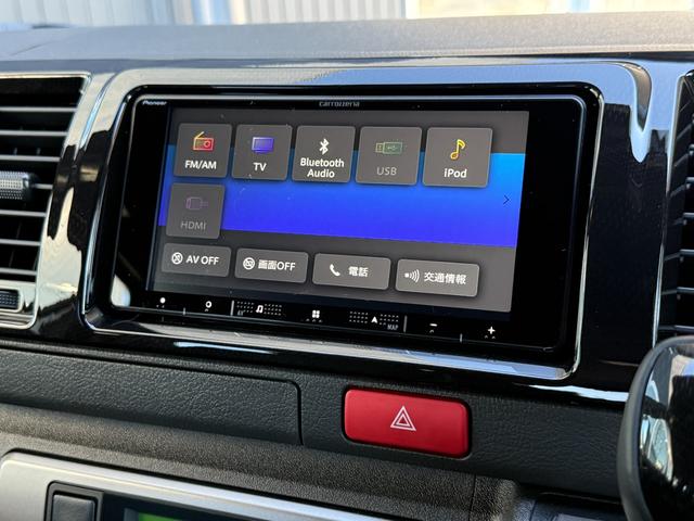 ハイエースバン 　７インチナビ　デジタルミラー　両側ＰＷスライド　パノラミックビュー　４ＷＤ　バックカメラ　ＴＶ　ステアリングスイッチ　純正タイヤ　プッシュスタート　オートハイビーム　スペアタイヤ　電動格納ミラー（6枚目）