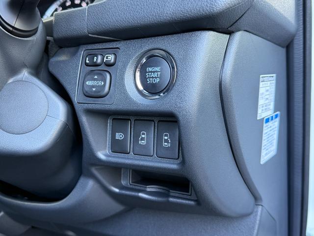 ハイエースバン 　７インチナビ　デジタルミラー　両側ＰＷスライド　パノラミックビュー　４ＷＤ　バックカメラ　ＴＶ　ステアリングスイッチ　純正タイヤ　プッシュスタート　オートハイビーム　スペアタイヤ　電動格納ミラー（56枚目）