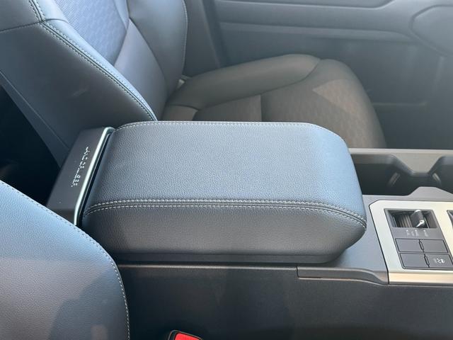 ランドクルーザー２５０ ＶＸ　サンルーフ　パノラミックビューモニター　デジタルインナーミラー　ブラインドスポットモニター　純正１８インチアルミホイール　電動リアゲート　おアワーバックドア　ルーフレール　トヨタチームメイト（48枚目）