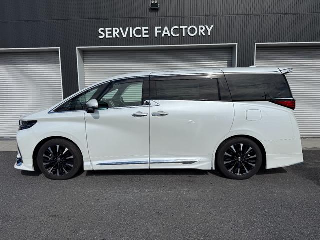 アルファードハイブリッド エグゼクティブラウンジ　モデリスタエアロ　グリルカバー　ツインムーンルーフ　デジタルインナーミラー　ヘッドアップディスプレイ　１３．２インチフリップダウンモニター　電動リアゲート　ブラインドスポットモニター（12枚目）