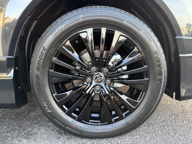 ハリアーハイブリッド Ｚ　レザーパッケージ・ナイトシェード　パノラマルーフ　リアフォグランプ　ＡＣ１００Ｖ　本革　ＪＢＬサウンド　ナビ　パノラミックビュー　デジタルミラー　ブラインドスポット　シートヒーターシートクーラー　パワーシート　　ＥＴＣ２．０（12枚目）