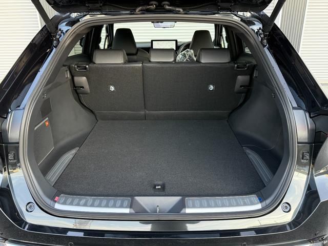 ハリアーハイブリッド Ｚ　レザーパッケージ・ナイトシェード　パノラマルーフ　リアフォグランプ　ＡＣ１００Ｖ　本革　ＪＢＬサウンド　ナビ　パノラミックビュー　デジタルミラー　ブラインドスポット　シートヒーターシートクーラー　パワーシート　　ＥＴＣ２．０（35枚目）