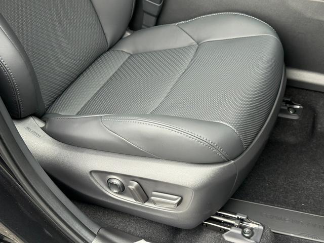 ハリアーハイブリッド Ｚ　レザーパッケージ・ナイトシェード　パノラマルーフ　リアフォグランプ　ＡＣ１００Ｖ　本革　ＪＢＬサウンド　ナビ　パノラミックビュー　デジタルミラー　ブラインドスポット　シートヒーターシートクーラー　パワーシート　　ＥＴＣ２．０（44枚目）