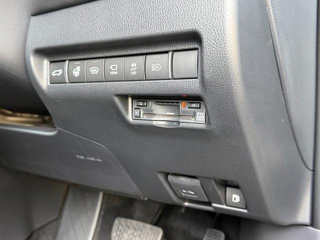 ハリアーハイブリッド Ｚ　レザーパッケージ・ナイトシェード　パノラマルーフ　リアフォグランプ　ＡＣ１００Ｖ　本革　ＪＢＬサウンド　ナビ　パノラミックビュー　デジタルミラー　ブラインドスポット　シートヒーターシートクーラー　パワーシート　　ＥＴＣ２．０（57枚目）