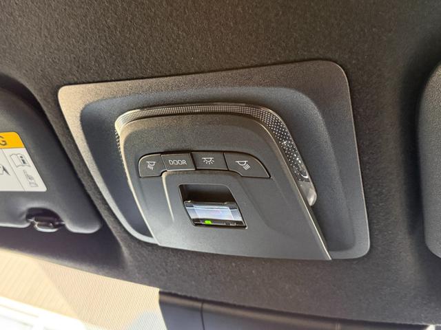 カローラクロス ハイブリッド　Ｚ　改モデル　１０．５型コネクトナビ　全周囲カメラ　トヨタチームメイト　ドラレコ内蔵　モデリスタエアロ　アダクティブハイビームシステム　シートヒーター　ベンチレーション　純正１８インチアルミ（57枚目）