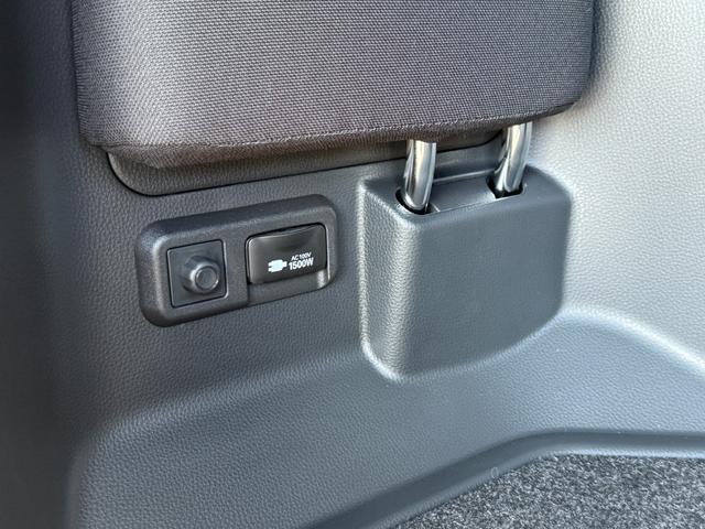 ヴォクシー ハイブリッドＳ－Ｚ　１０．５インチＤＡ　デジタルミラー　１３．２型後席モニター　快適利便ＰＫＧ　チームメイト　パノラミックビュー　ブラインドスポット　ＣＤＤＶＤデッキ　ドラレコ前後　パワーバックドア　　シートヒーター（35枚目）