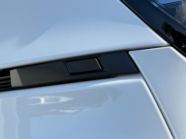 ヴォクシー ハイブリッドＳ－Ｚ　１０．５インチＤＡ　デジタルミラー　１３．２型後席モニター　快適利便ＰＫＧ　チームメイト　パノラミックビュー　ブラインドスポット　ＣＤＤＶＤデッキ　ドラレコ前後　パワーバックドア　　シートヒーター（36枚目）