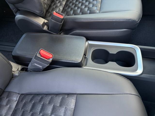 ヴォクシー ハイブリッドＳ－Ｚ　１０．５インチＤＡ　デジタルミラー　１３．２型後席モニター　快適利便ＰＫＧ　チームメイト　パノラミックビュー　ブラインドスポット　ＣＤＤＶＤデッキ　ドラレコ前後　パワーバックドア　　シートヒーター（58枚目）