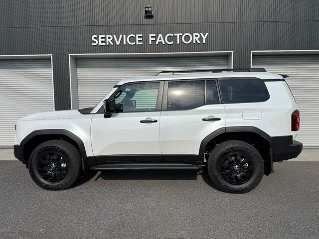 ランドクルーザー２５０ ＶＸファーストエディション　サンルーフ　モデリスタエアロ　デジタルミラー　１２．３インチＪＢＬサウンドナビ　シグネチャーイルミ　パノラミックビュー　ブラインドスポット　シートヒーター＆シートクーラー　　純正２０ＡＷ　パワーシート（12枚目）