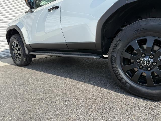 ランドクルーザー２５０ ＶＸファーストエディション　サンルーフ　モデリスタエアロ　デジタルミラー　１２．３インチＪＢＬサウンドナビ　シグネチャーイルミ　パノラミックビュー　ブラインドスポット　シートヒーター＆シートクーラー　　純正２０ＡＷ　パワーシート（30枚目）