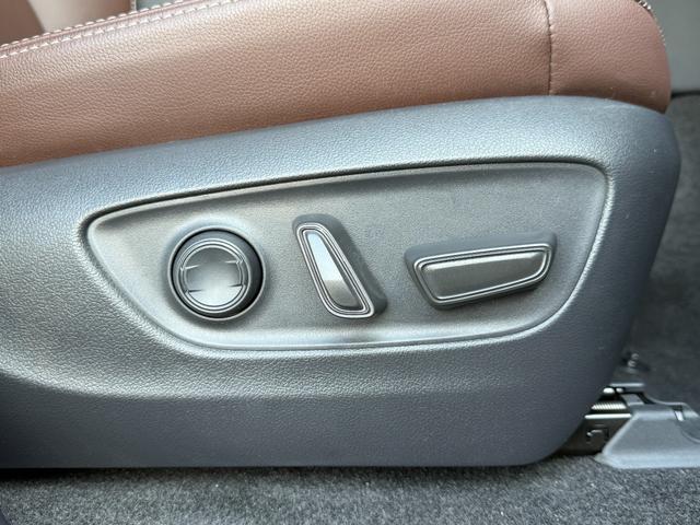 ランドクルーザー２５０ ＶＸファーストエディション　サンルーフ　モデリスタエアロ　デジタルミラー　１２．３インチＪＢＬサウンドナビ　シグネチャーイルミ　パノラミックビュー　ブラインドスポット　シートヒーター＆シートクーラー　　純正２０ＡＷ　パワーシート（42枚目）