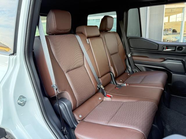 ランドクルーザー２５０ ＶＸファーストエディション　サンルーフ　モデリスタエアロ　デジタルミラー　１２．３インチＪＢＬサウンドナビ　シグネチャーイルミ　パノラミックビュー　ブラインドスポット　シートヒーター＆シートクーラー　　純正２０ＡＷ　パワーシート（46枚目）