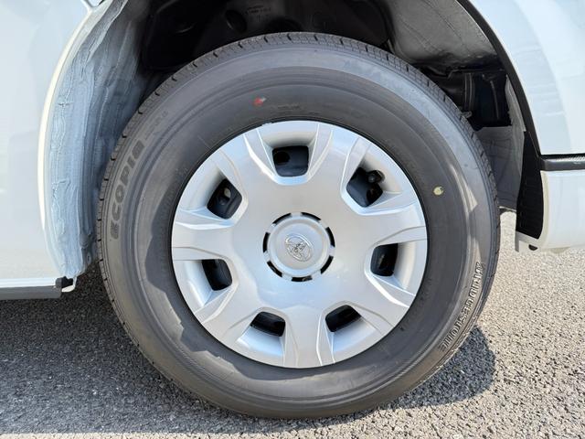 ハイエースバン スーパーＧＬ　ダークプライムＩＩ　ＡＬＰＩＮＥ１１型フローティングナビ　パノラミックビューモニター　デジタルミラー　寒冷地仕様　プロジェクター式ＬＥＤヘッド　ＡＣ１００Ｖ　フルセグＴＶ　Ｂｌｕｅｔｏｏｔｈ　純正１５インチアルミ（8枚目）