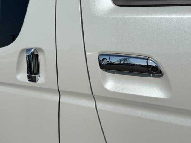ハイエースバン スーパーＧＬ　ダークプライムＩＩ　ＡＬＰＩＮＥ１１型フローティングナビ　パノラミックビューモニター　デジタルミラー　寒冷地仕様　プロジェクター式ＬＥＤヘッド　ＡＣ１００Ｖ　フルセグＴＶ　Ｂｌｕｅｔｏｏｔｈ　純正１５インチアルミ（23枚目）