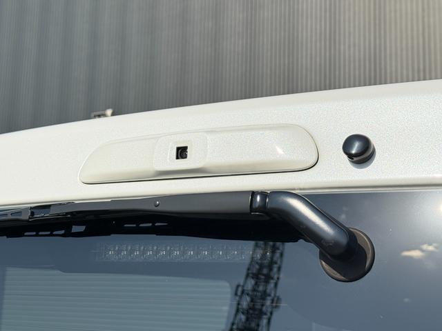 ハイエースバン スーパーＧＬ　ダークプライムＩＩ　ＡＬＰＩＮＥ１１型フローティングナビ　パノラミックビューモニター　デジタルミラー　寒冷地仕様　プロジェクター式ＬＥＤヘッド　ＡＣ１００Ｖ　フルセグＴＶ　Ｂｌｕｅｔｏｏｔｈ　純正１５インチアルミ（33枚目）