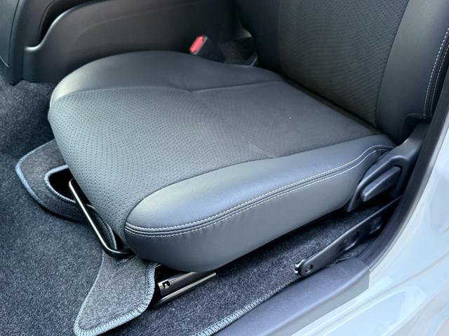 ハイエースバン スーパーＧＬ　ダークプライムＩＩ　ＡＬＰＩＮＥ１１型フローティングナビ　パノラミックビューモニター　デジタルミラー　寒冷地仕様　プロジェクター式ＬＥＤヘッド　ＡＣ１００Ｖ　フルセグＴＶ　Ｂｌｕｅｔｏｏｔｈ　純正１５インチアルミ（41枚目）