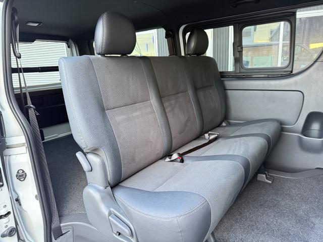 ハイエースバン スーパーＧＬ　ダークプライムＩＩ　ＡＬＰＩＮＥ１１型フローティングナビ　パノラミックビューモニター　デジタルミラー　寒冷地仕様　プロジェクター式ＬＥＤヘッド　ＡＣ１００Ｖ　フルセグＴＶ　Ｂｌｕｅｔｏｏｔｈ　純正１５インチアルミ（44枚目）