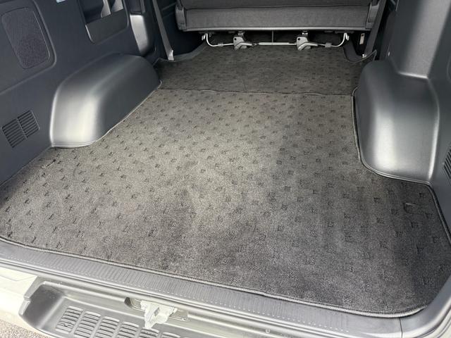 ハイエースバン スーパーＧＬ　ダークプライム　ＡＬＰＩＮＥ１１型フローティングナビ　デジタルミラー　パノラミックビュー　両側パワースライドドア　ＥＴＣ　ドラレコ前後　ステアリングスイッチ　プッシュスタート　ＡＣ１００Ｖ　ＴＶ　純正１５インチタイヤ（32枚目）