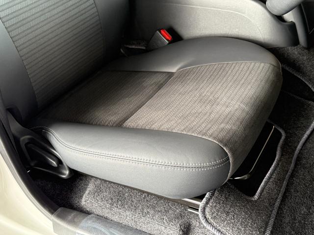 ハイエースバン スーパーＧＬ　ダークプライム　ＡＬＰＩＮＥ１１型フローティングナビ　デジタルミラー　パノラミックビュー　両側パワースライドドア　ＥＴＣ　ドラレコ前後　ステアリングスイッチ　プッシュスタート　ＡＣ１００Ｖ　ＴＶ　純正１５インチタイヤ（38枚目）