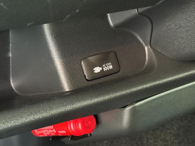 ハイエースバン スーパーＧＬ　ダークプライム　ＡＬＰＩＮＥ１１型フローティングナビ　デジタルミラー　パノラミックビュー　両側パワースライドドア　ＥＴＣ　ドラレコ前後　ステアリングスイッチ　プッシュスタート　ＡＣ１００Ｖ　ＴＶ　純正１５インチタイヤ（50枚目）