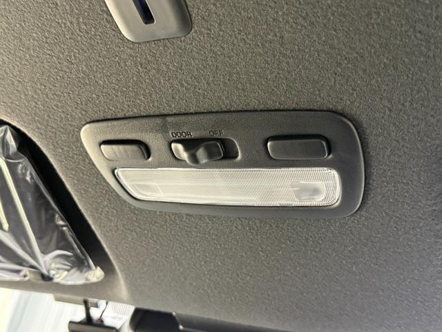 ハイエースバン スーパーＧＬ　ダークプライム　ＡＬＰＩＮＥ１１型フローティングナビ　デジタルミラー　パノラミックビュー　両側パワースライドドア　ＥＴＣ　ドラレコ前後　ステアリングスイッチ　プッシュスタート　ＡＣ１００Ｖ　ＴＶ　純正１５インチタイヤ（60枚目）